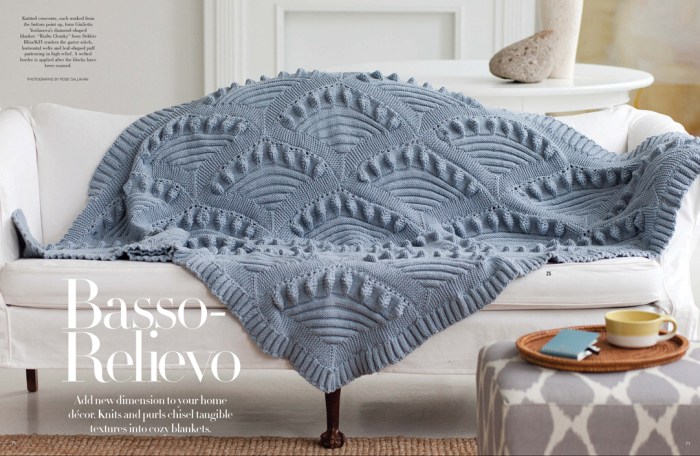 Crescant Blanket by Guiletta Yordonova