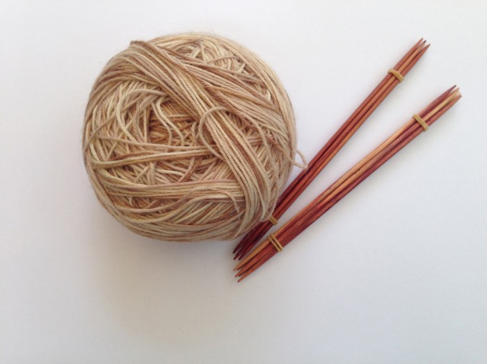 Rowan Fine Art and knitting needles from Holz und Stein