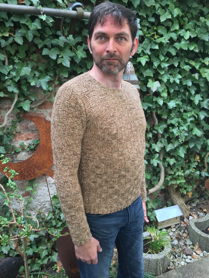 Oolong knitted by Konrad